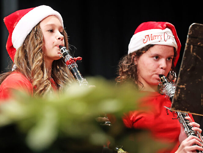 Salem students spread holiday sounds